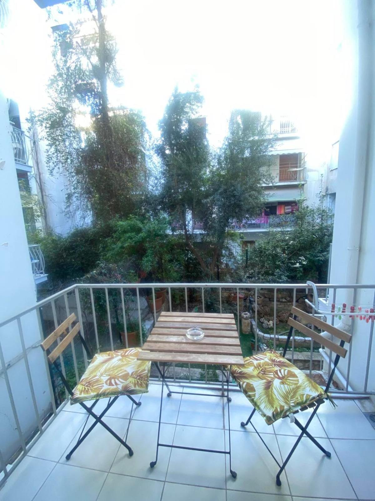 Modern, Ideally Located Studio Apartment เอเธนส์ ภายนอก รูปภาพ