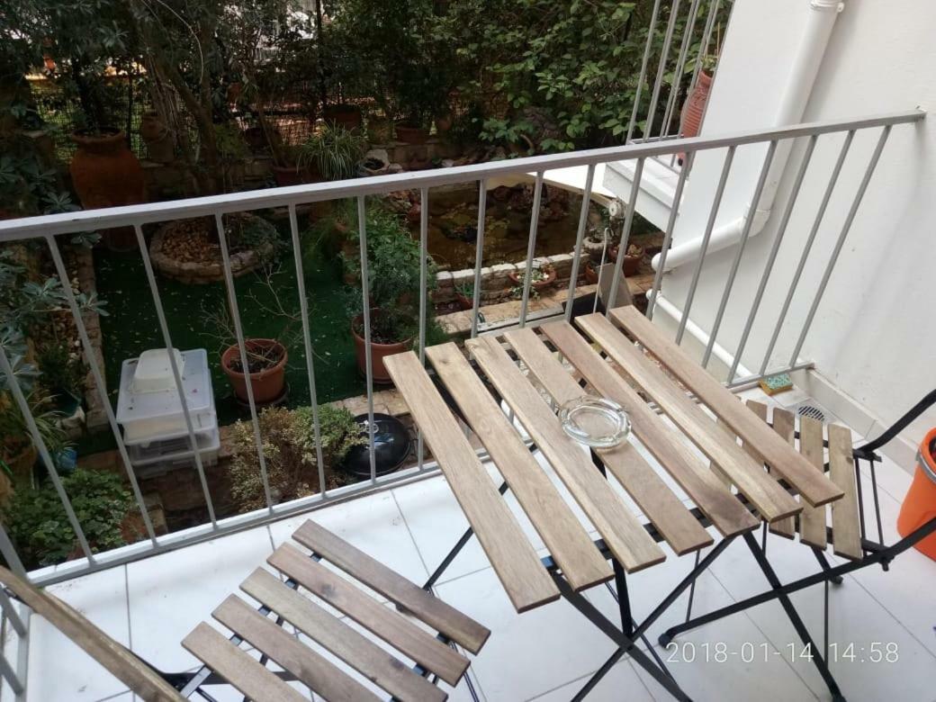 Modern, Ideally Located Studio Apartment เอเธนส์ ภายนอก รูปภาพ