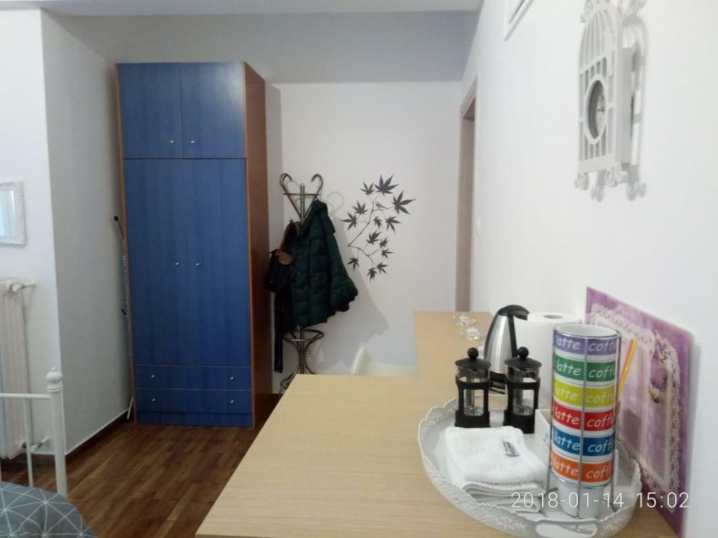 Modern, Ideally Located Studio Apartment เอเธนส์ ภายนอก รูปภาพ